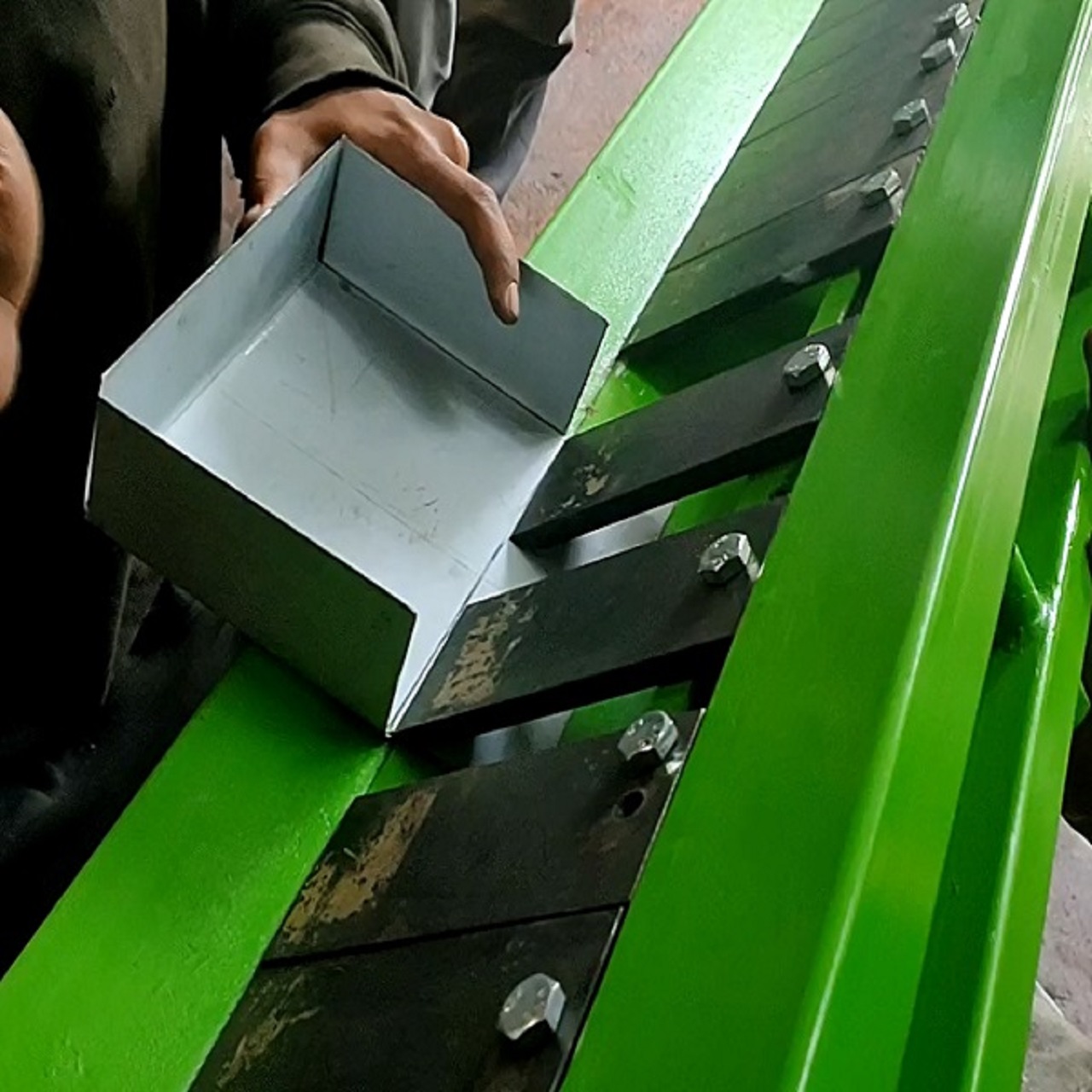 Bending Plat Pro Tekuk Plat Panel Listrik